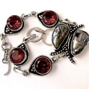 Biwa pearls and Garnet  bracelet size 7-8